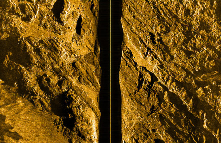 Side scan sonar imagery