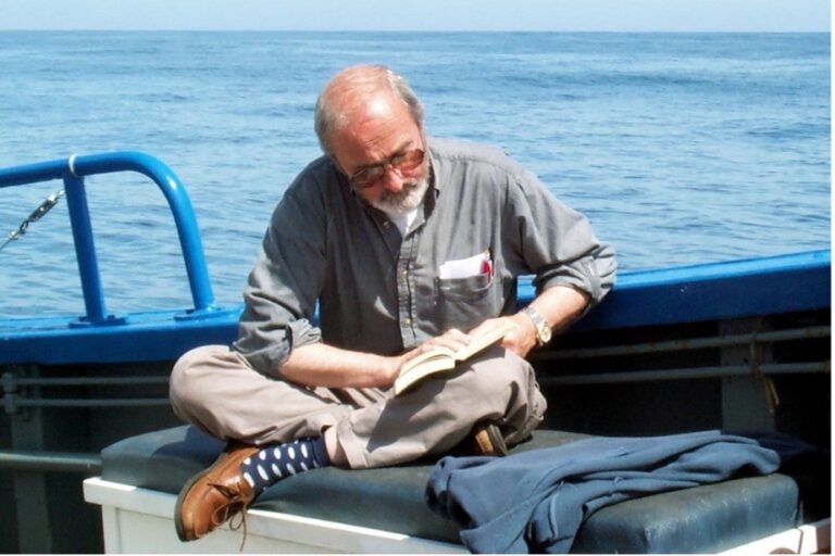 Robert Sténuit- A Pioneer, Mentor, and Friend to the World of Deep-Sea Exploration Robert Sténuit- A Pioneer, Mentor, and Friend to the World of Deep-Sea Exploration